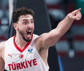 PP电子-土耳其的优势在哪？主教练：字母哥在篮下的表现不如申京