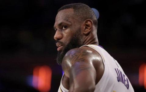 PP电子官网-丁威迪或因钱拒绝湖人 为留詹姆斯将追欧文米切尔