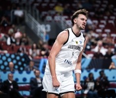 媒体人:欧洲杯四强看起来德国纸面实力最出色 但也不排除冷门